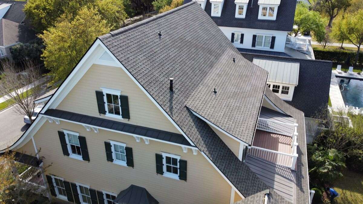 Choose the best roofing company in Charleston, SC, for your roof replacement